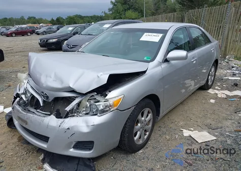 2011 Toyota Camry Le z USA, uszkodzony, nr VIN 4T1BF3EK2BU715971